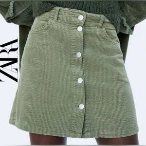 Zara Green Corduroy Button Up Mini Skirt (S)